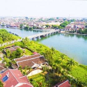 Phố Hội Riverside Resort