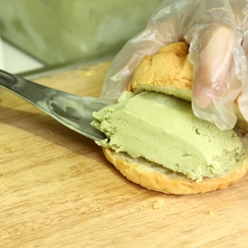 Melonpan Ice & Momo Coffee