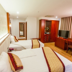 Từ Sơn Luxury Hotel