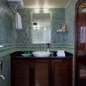 Du thuyền Emerald 4 sao