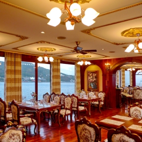 Du thuyền Hoàng Đế Nha Trang