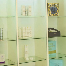 Melano Out Clinic & Spa