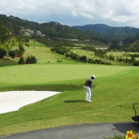 Sam Tuyen Lam Golf