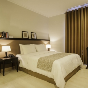 Alcove Library Hotel