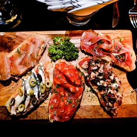 Nhà Hàng RIA Sangria & Tapas