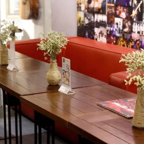 1995 Bức Tường Story