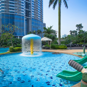 Garden Pool Landmark 72 