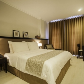 Alcove Library Hotel