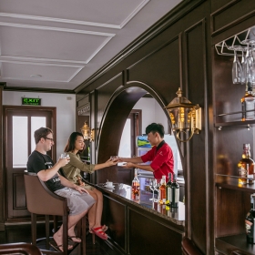 Du thuyền Athena Cruises