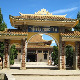 Du lịch Bốn Bạn