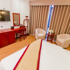 Từ Sơn Luxury Hotel