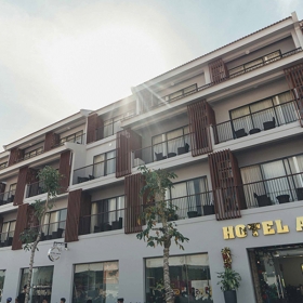 GREEN HOTEL MANAGEMENT