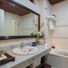 Indochine River Side Hotel & Spa 