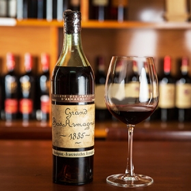 Nhà hàng Vintage Wine Club since 1885	