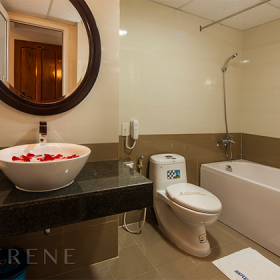 Khách sạn Serene Palace Huế 3