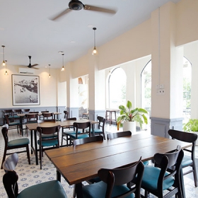 Á Đông Riverside Food & Beer