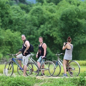 Du lịch Việt Hưng