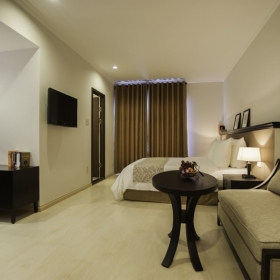 Alcove Library Hotel