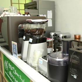 Melonpan Ice & Momo Coffee