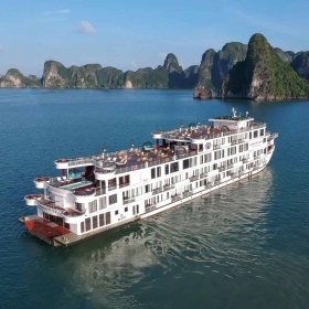 Du ngoạn vịnh Hạ Long trên du thuyền 5 sao Ambassador Cruise