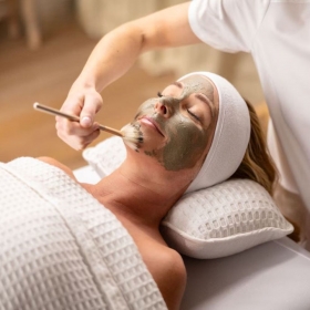 Anly Spa Beauty Clinic - Chăm sóc da mặt massage thư giãn