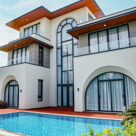 Costamigo BW Premier Collection