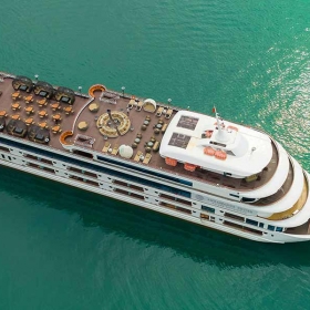 Du thuyền Ambassador Cruise