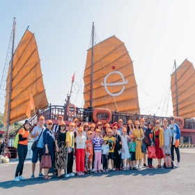 Tour ngắm Vịnh Nha Trang trên Du thuyền Emperor Cruises - Gói tiêu chuẩn