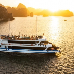 Du thuyền La Casta Daily