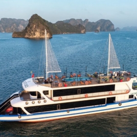 Du thuyền La Casta Daily