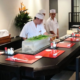 Lá Phong Sushi House