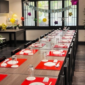 Lá Phong Sushi House