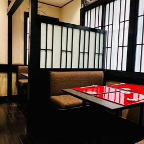 Lá Phong Sushi House