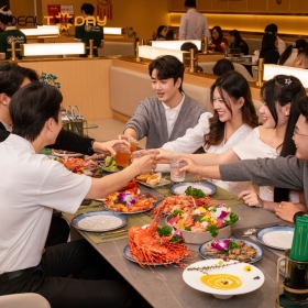 Combo 2 voucher buffet hải sản áp dụng trưa thứ 2 - trưa thứ 6 tại Lantine Le Buffet d'Annam