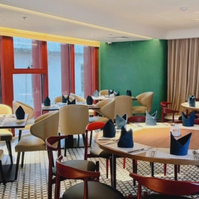  Le Carré Huế Hotel