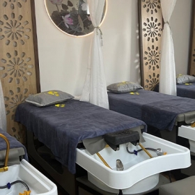 LÝ HẠO PHƯƠNG SALON & SPA 