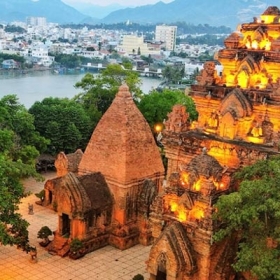 Khách sạn Mường Thanh Holiday Huế