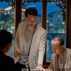 Ngự thuyền Hueritage