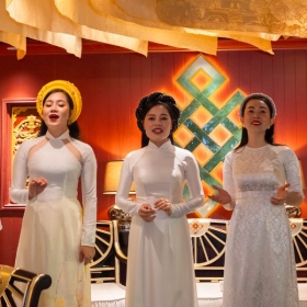 Ngự thuyền Hueritage