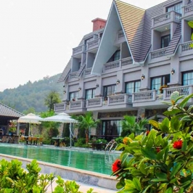 Paradise Sóc Sơn Resort