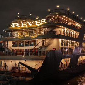 Du thuyền REVER Sài Gòn
