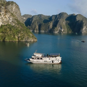 Ruby Cruise - Du ngoạn Vịnh Hạ Long 2 ngày 1 đêm