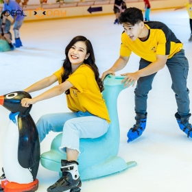 Combo 3 vé trượt băng đã bao gồm giày - Áp dụng cả tuần tại Vincom Ice Rink Royal City