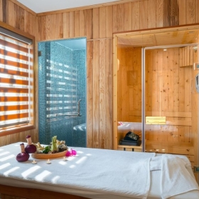 Sunny Ocean Hotel & Spa 