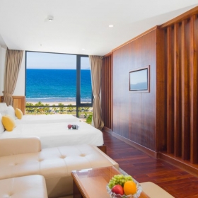 Sunny Ocean Hotel & Spa 