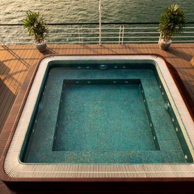 Du thuyền 5 sao La Casta Cruise 