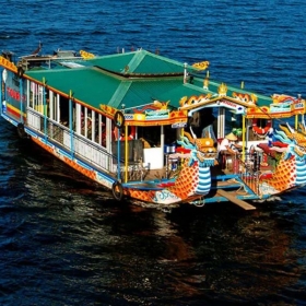 Ca Huế trên sông Hương