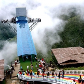 Khu du lịch Cầu Kính Rồng Mây