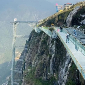 Khu du lịch Cầu Kính Rồng Mây