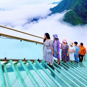 Khu du lịch Cầu Kính Rồng Mây